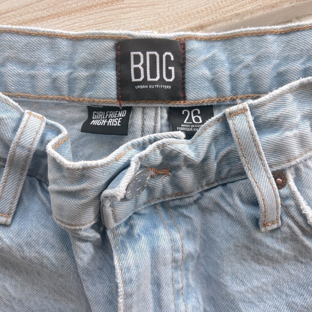 BDG High Rise Girlfriend Denim Shorts - Picture 4 of 5
